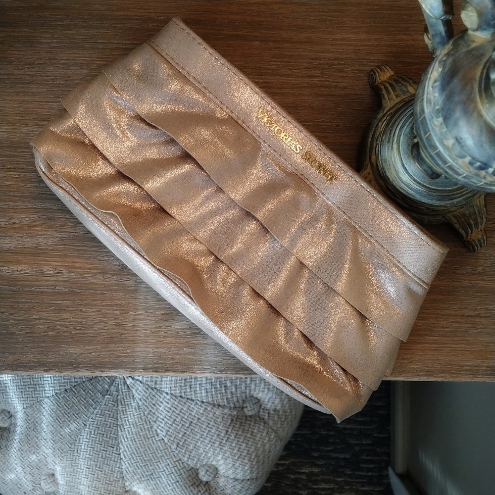 HP!! Victoria's Secret 💋 Gold Shimmer Clutch Bag